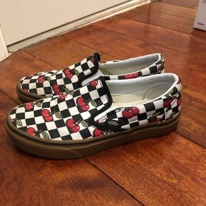 Vans classic slip ons cherry checkered Wms 6.5